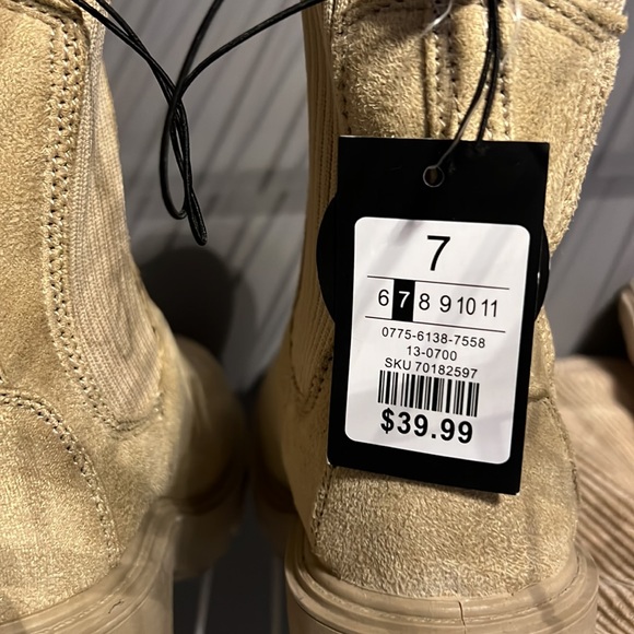 Boots - Picture 3 of 3